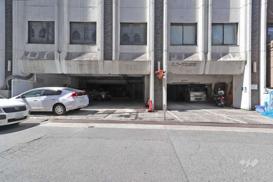 駐車場の出入り口
