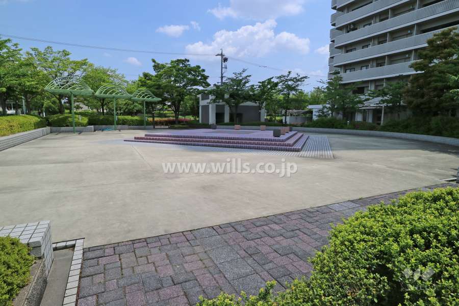 敷地内にある広場