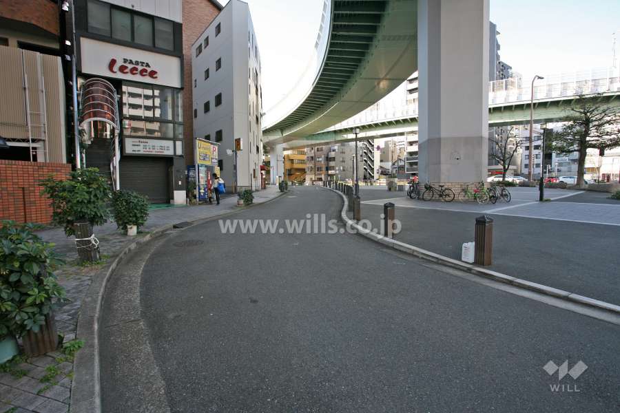 敷地北側の前面道路