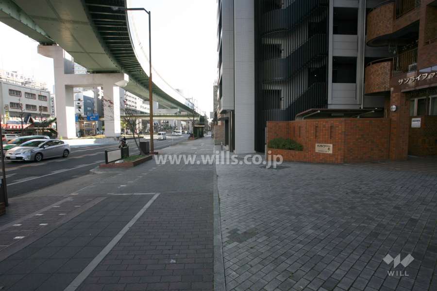 敷地東側の前面道路