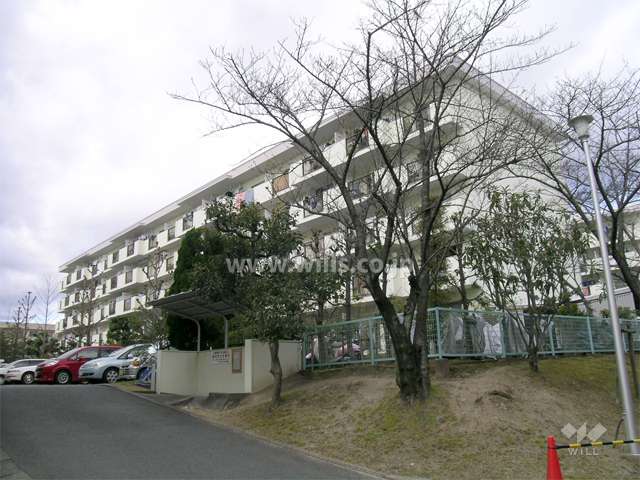 千里古江台団地Ａ−2棟の外観（南東側から）
