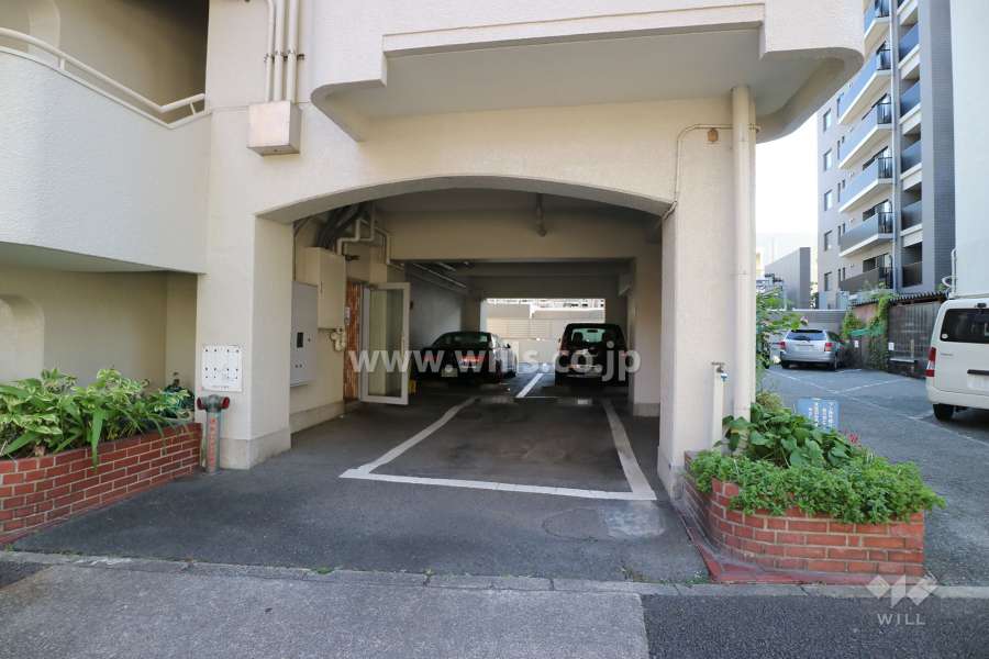 敷地内駐車場（屋内平面式）