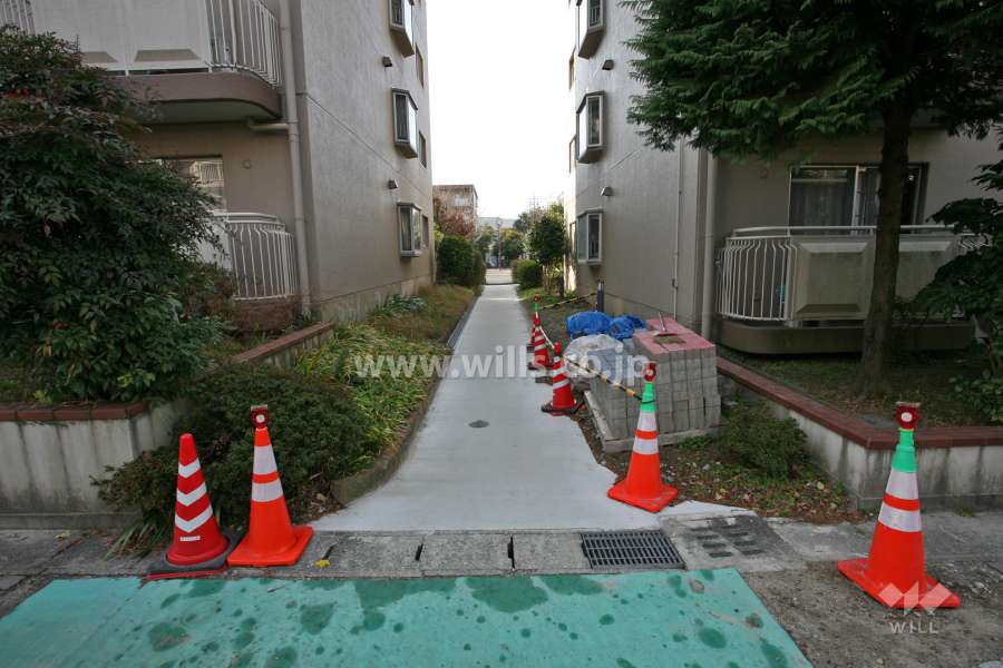 敷地東側の通路