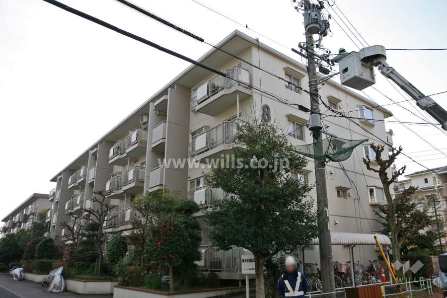 サンハイツ鍋屋上野8号棟の外観