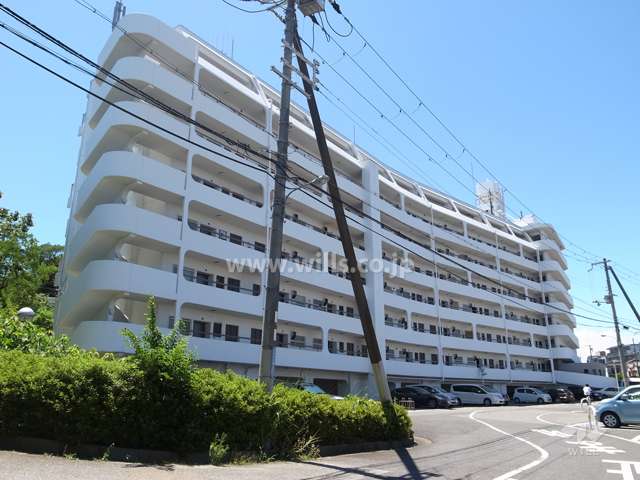ローズコーポ千里A棟の外観（北東側から）