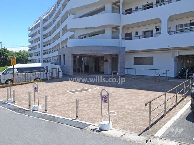 エントランス前の広場