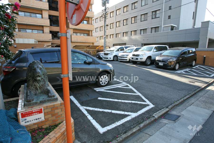 駐車場出入り口