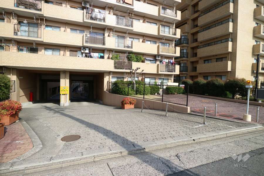 駐車場西側出入り口