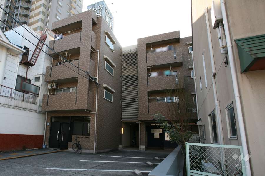 寿づやマンション芳野の外観（北側から）