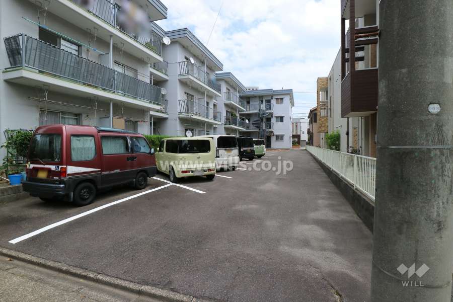 敷地内駐車場（屋外平面式）