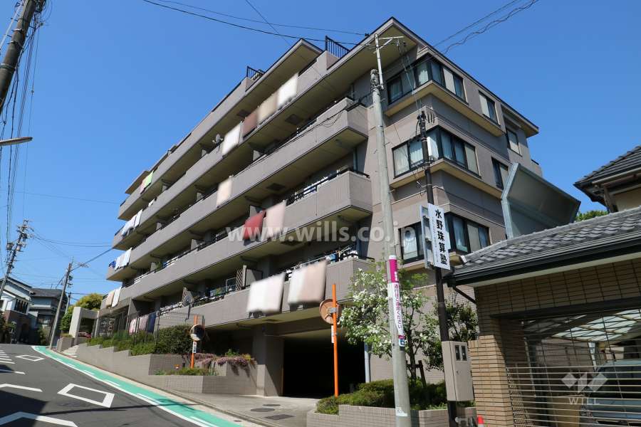 ダイアパレス外山ヒルズの外観(南東側から)