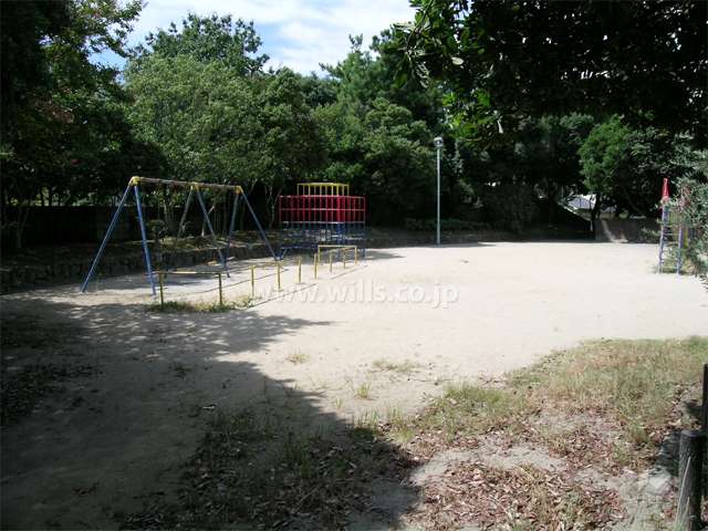 2号棟のすぐ西側にある公園