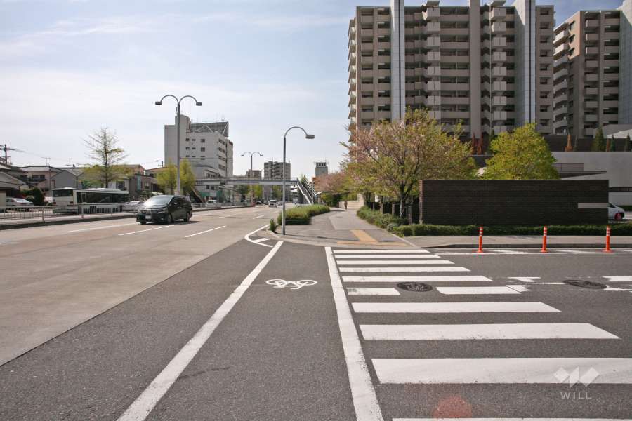 敷地東側の前面道路