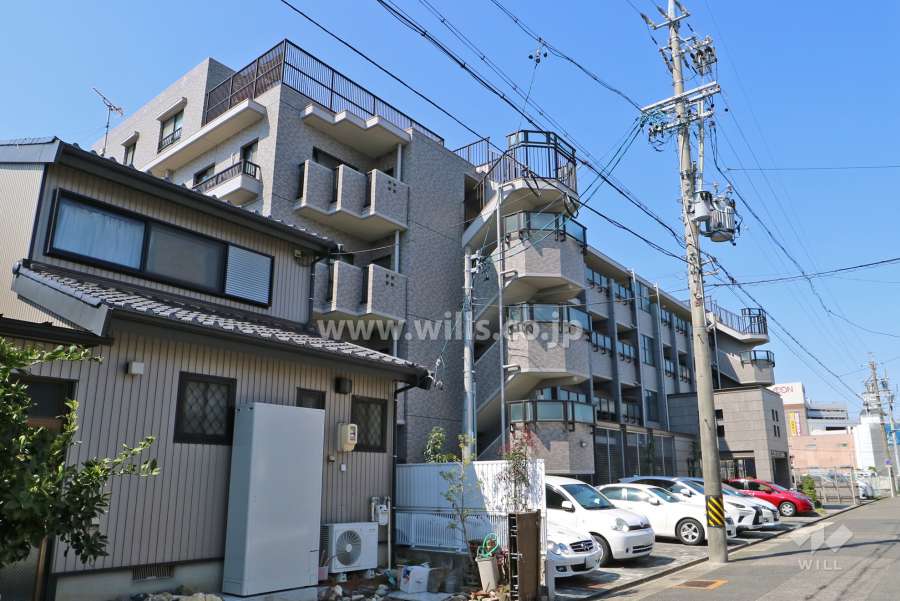 ロイヤルマンション新瑞橋の外観