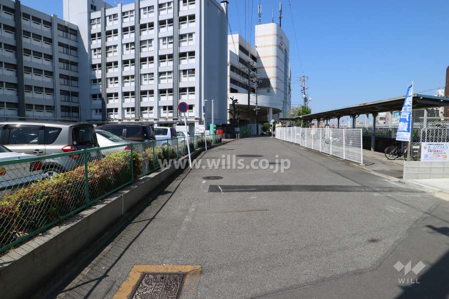 敷地北側の前面道路