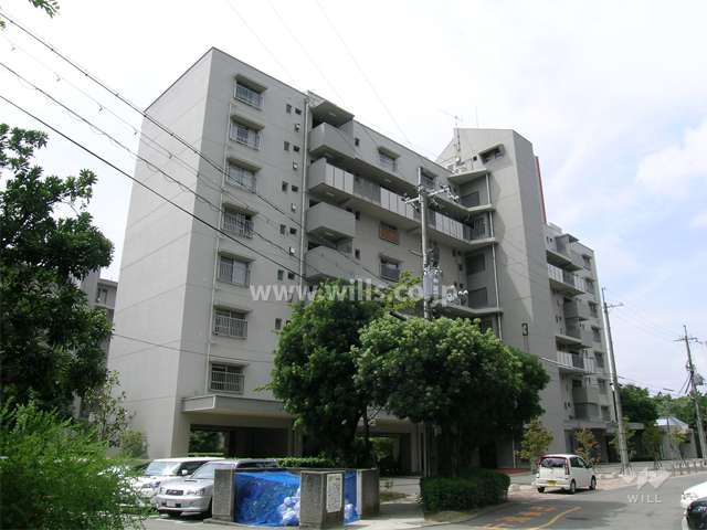 公団江坂住宅3号棟の外観（北東側から）