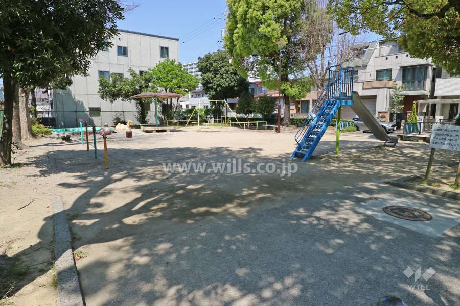 敷地に隣接する公園