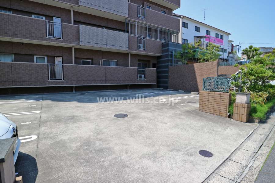 敷地内駐車場(屋外平面式)