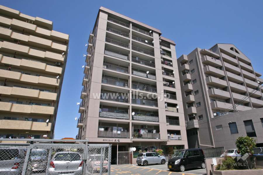 真栄マンション元塩の外観(南西側から)