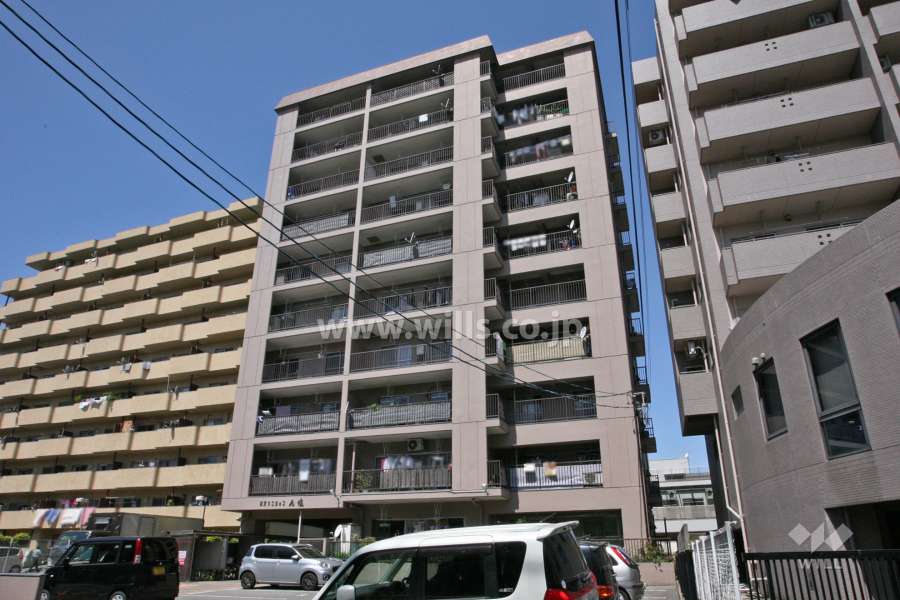 真栄マンション元塩の外観(南東側から)