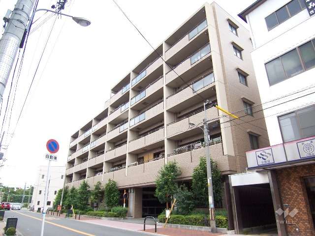 ザ・ステイツ吹田サツキ館の外観(南西側から）
