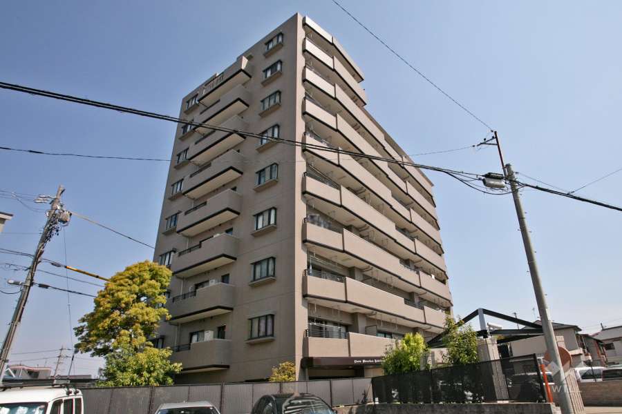 ライオンズマンション呼続の外観(南西側から)