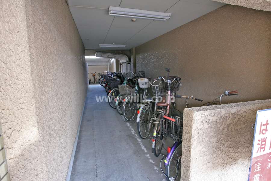 駐輪場(屋内)