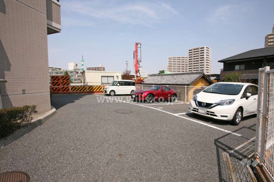 敷地内駐車場(屋外平面式)