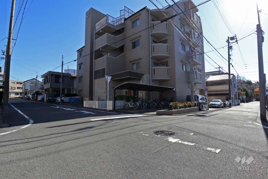 敷地北西側の前面道路