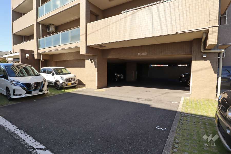 敷地内駐車場（屋外平面式・屋内平面式）
