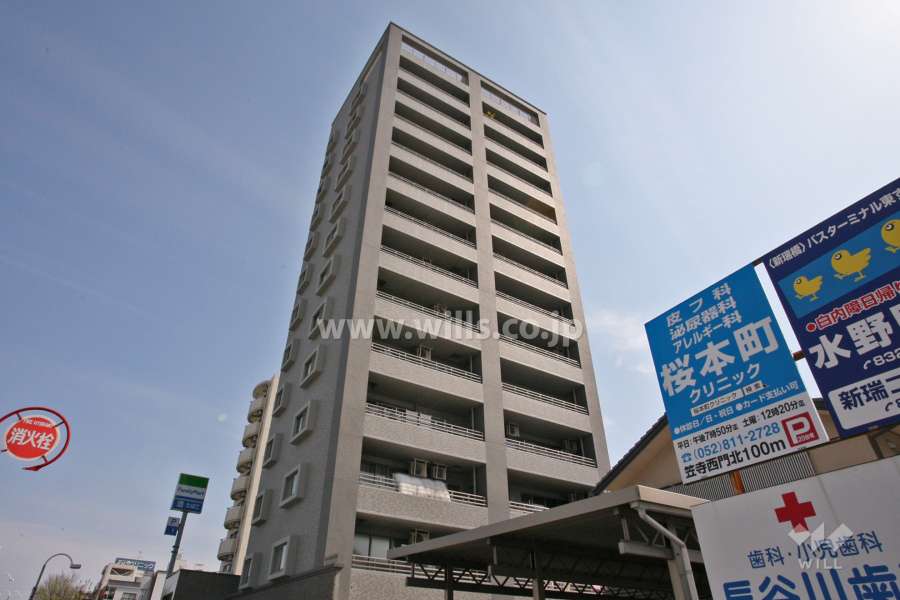 ロイヤルデュオ桜台の外観(南西側から)