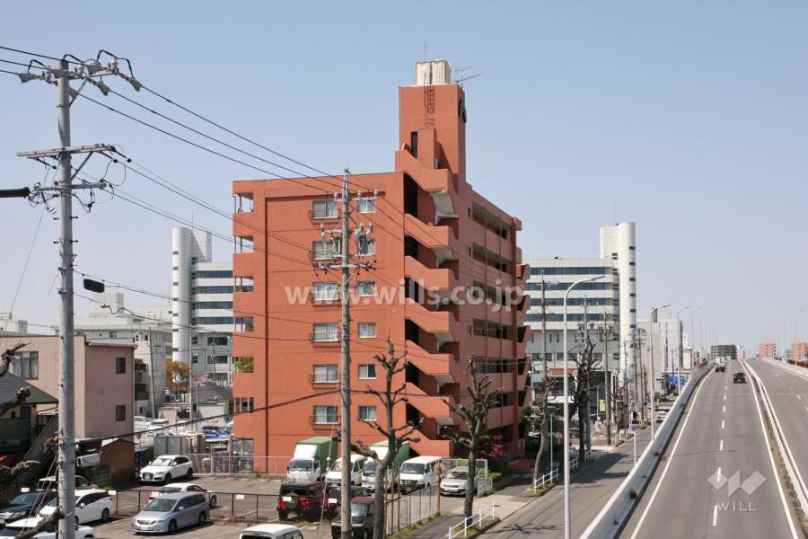 シャンボール道徳の外観（北東側から）