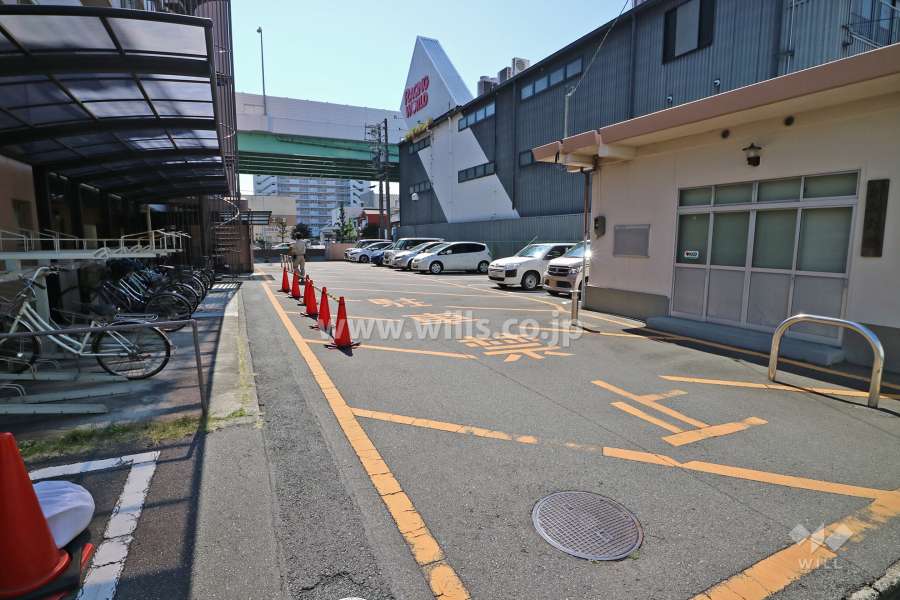 敷地内駐車場（屋外平面式）