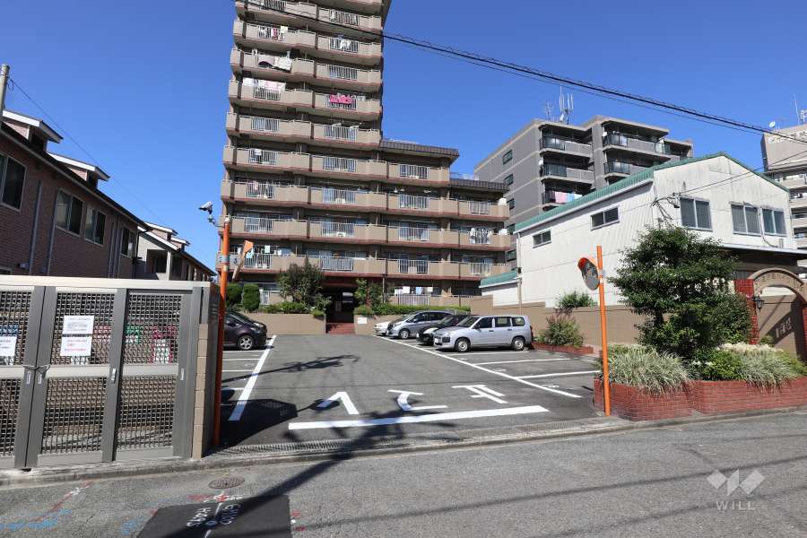 駐車場の出入り口