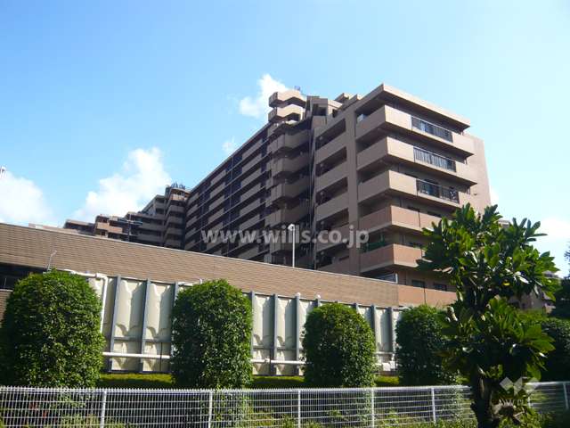 ルネ・ヒューマンズガーデン万博公園南B棟の外観（北西から）