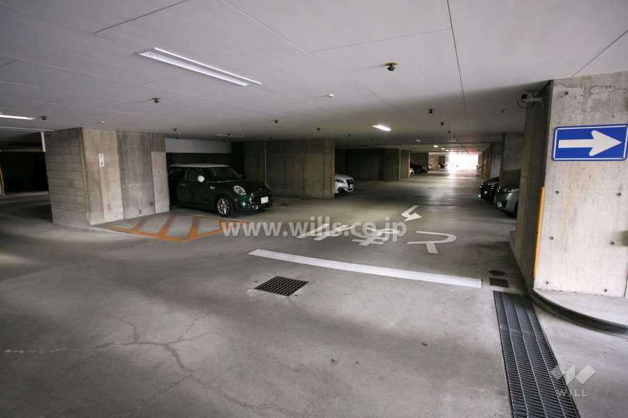 敷地内駐車場（屋内平面式）