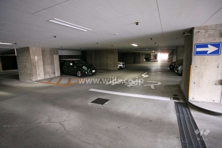 敷地内駐車場（屋内平面式）