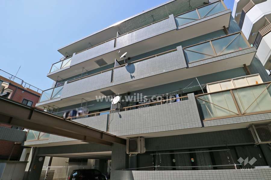 ユニーブル赤坪1号館の外観(南側から)