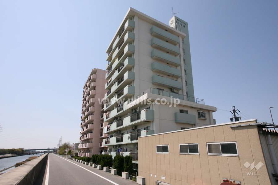 真栄マンション第2泉楽の外観（南東側から）