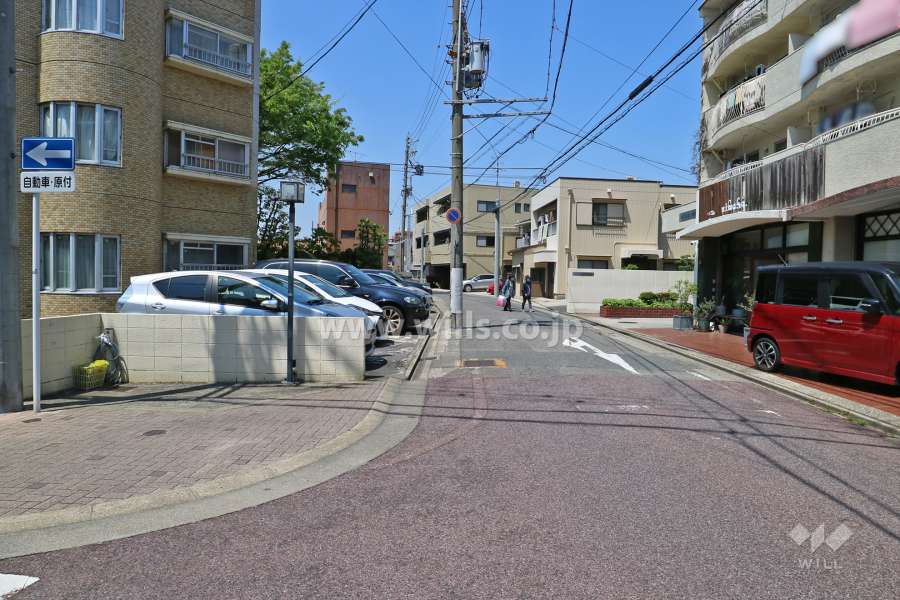 敷地北側の前面道路
