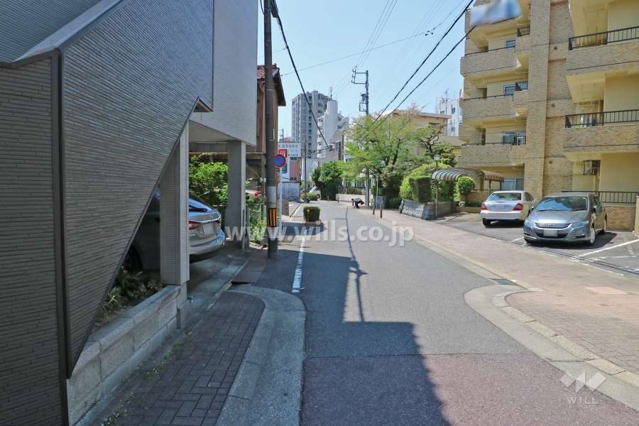 敷地東側の前面道路