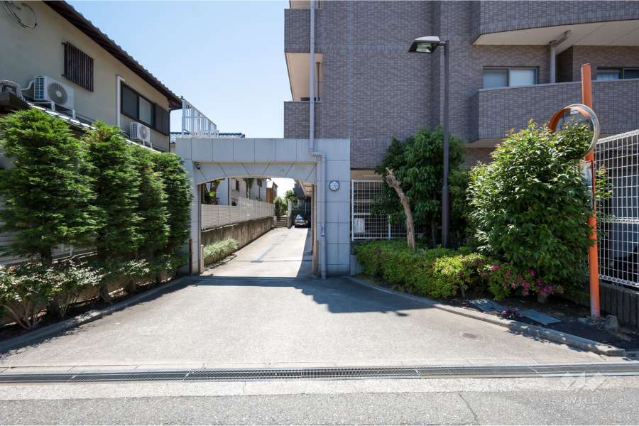 駐車場の出入口