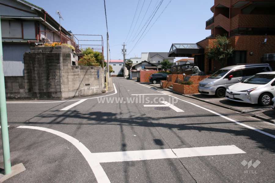 敷地北側の前面道路