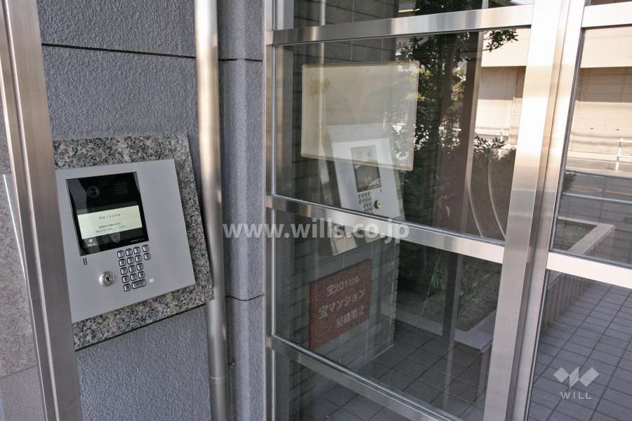 エントランスはオートロック付きです。