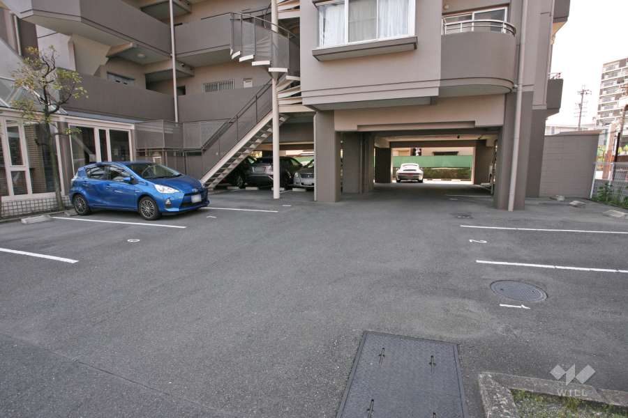敷地内駐車場(屋外平面式)
