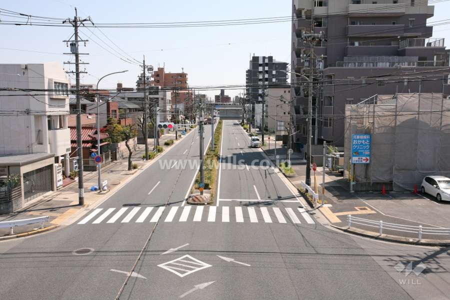 敷地北側の前面道路
