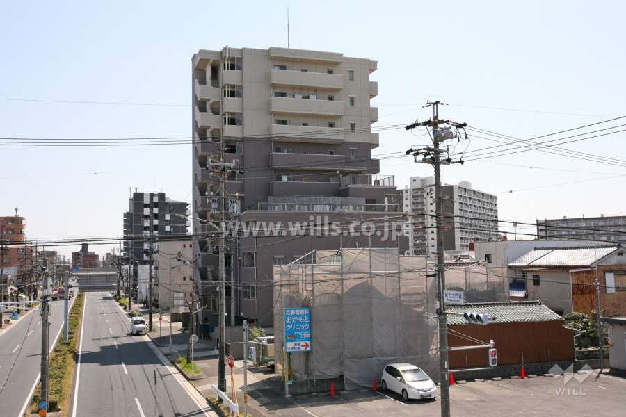 ユーハウス氷室の遠景。敷地北側には東海通が通っており交通の利便性もよい場所です。