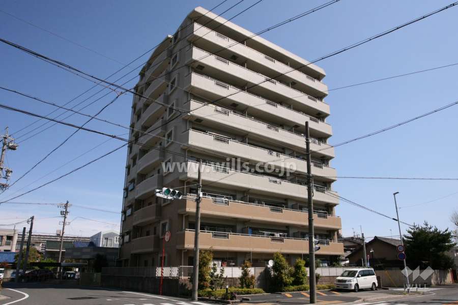 宝マンション豊田本町の外観（南西側から）