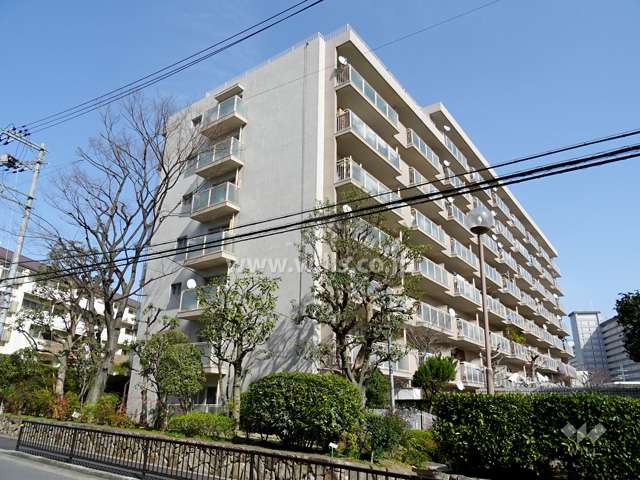 シーアイハイツ南千里Ｄ棟の外観（南西側から）