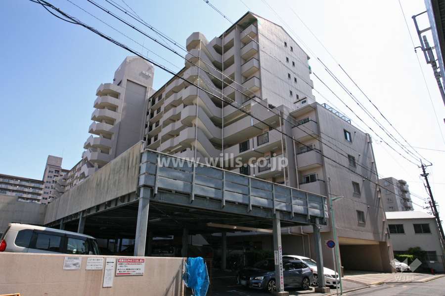 宝マンション神宮南の外観（南西側から）